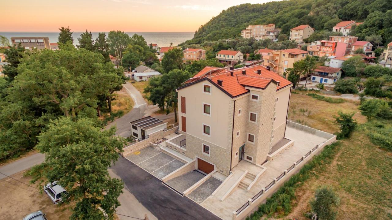 Luxury Apartments Queen Petrovac ภายนอก รูปภาพ